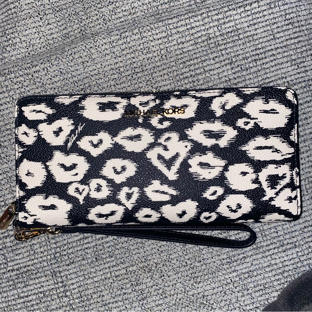 Brand new Michael Kors wallet